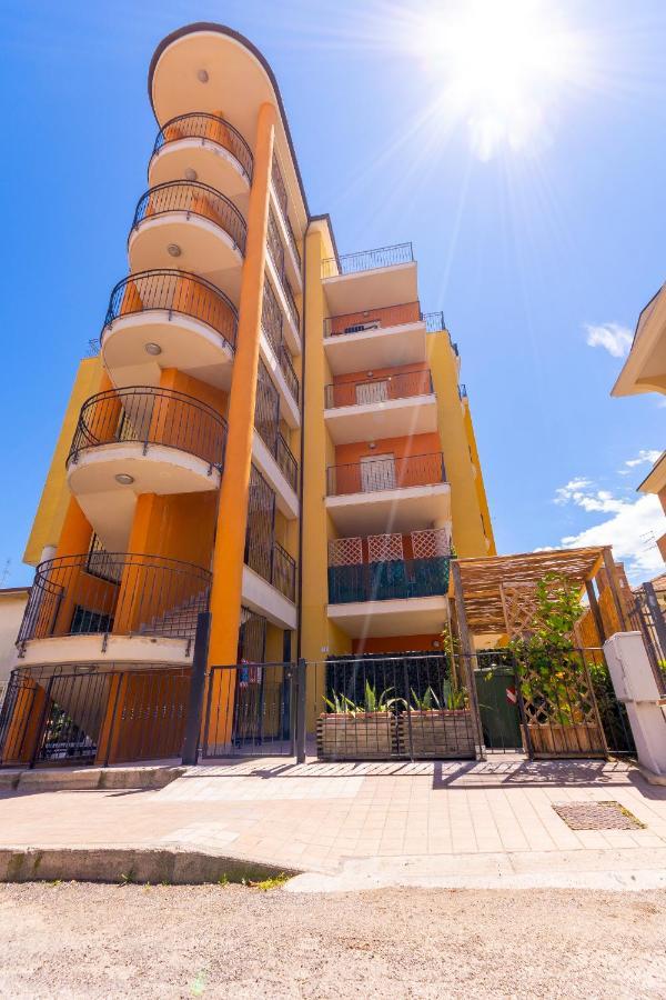 Residence Palazzo Sayonara Tortoreto Exterior foto
