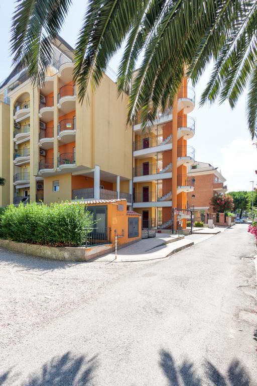 Residence Palazzo Sayonara Tortoreto Exterior foto